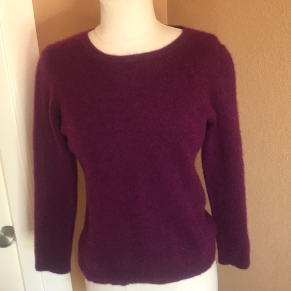 Crew neck cashmere sweater